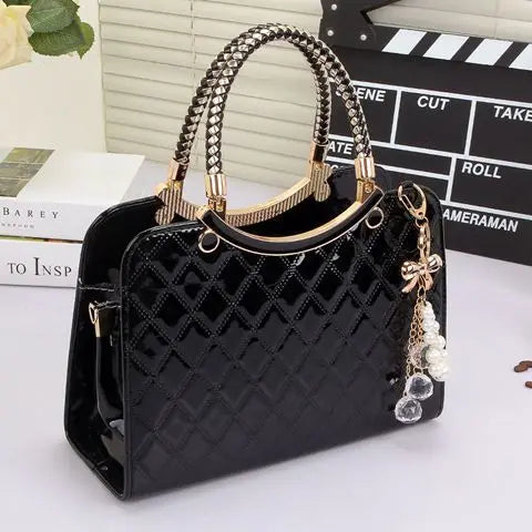 Pearl Pendant Lattice Handbag Bag Finer Living Life black  